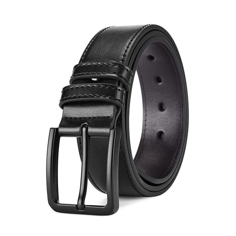 Laos olev lihtne meeste ehtsast nahast vöö sulamist äriline mitmekülgne nööpnõelaga pandlaga vabaaja stiilis teksariidest keskealistele noortele meestele