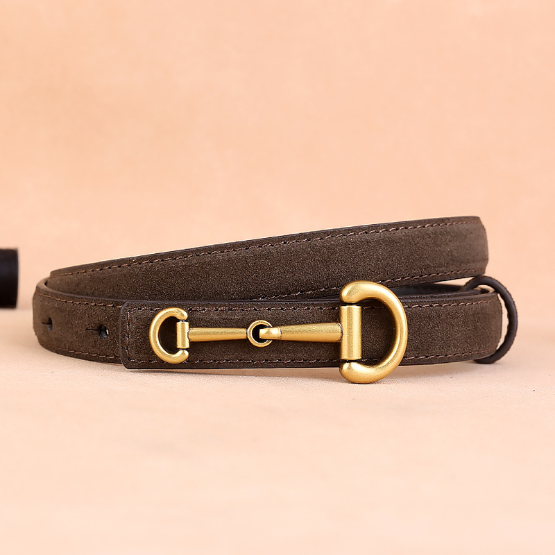 2024. aasta uus nahkvöö, lihtne vabaaja lehma sametist õhuke vöö, hobuserauakujulise pandlaga Jokeri vöö tehase laos