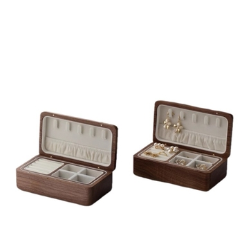 Melna valrieksta rotaslietu kastīte kāzu dāvanai, kompakta trīsdaļīga zelta kaklarota, aproce, masīvkoka rotaslietu uzglabāšanas kastīte