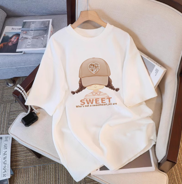 Европейска бяла тениска с къс ръкав, дамска, лято 2025, нов свободен дизайн, смисъл, ниша, универсален външен вид, носещ топ с половин ръкав