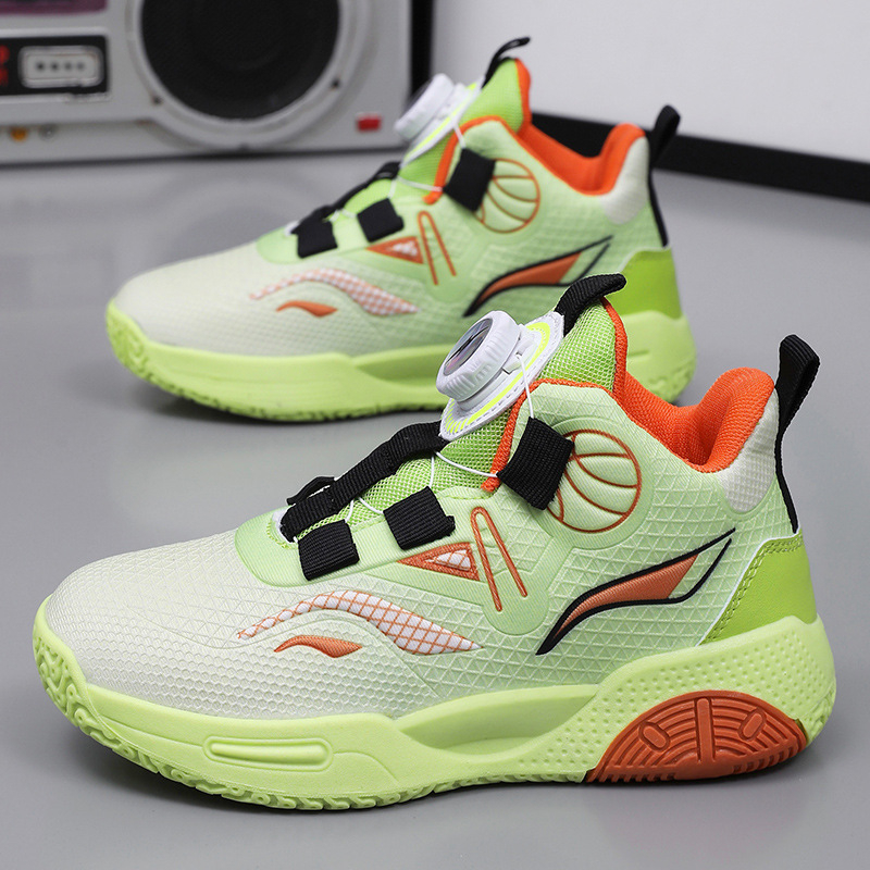 Pöörleva pandlaga poiste kingad kevadel uued võrkkangast laste korvpallijalatsid õpilastele ja teismelistele tegelikud võitlustossud helisevad