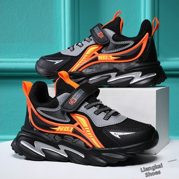 Παπούτσια αγοριών από το εργοστάσιο Jinjiang 2023 Άνοιξη και Φθινόπωρο, νέα, αναπνεύσιμα, όμορφα αθλητικά παπούτσια αγοριών με πλέγμα, αντιολισθητικά, ανθεκτικά στη φθορά