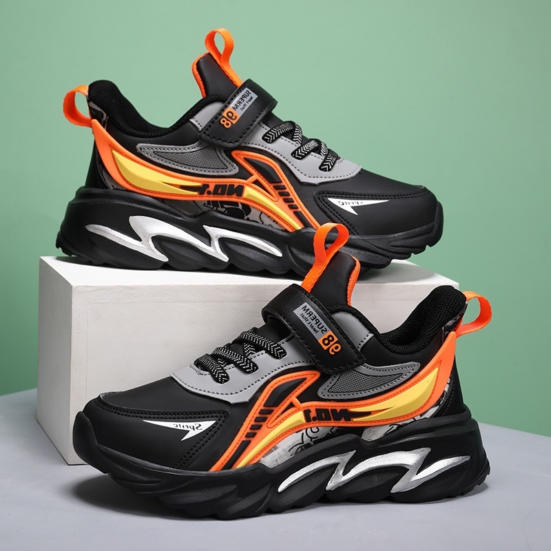 Jinjiangi tehase poiste kingad 2023 kevad- ja sügiskollektsioonist uued hingavad võrgust poiste tossud libisemiskindlad kulumiskindlad