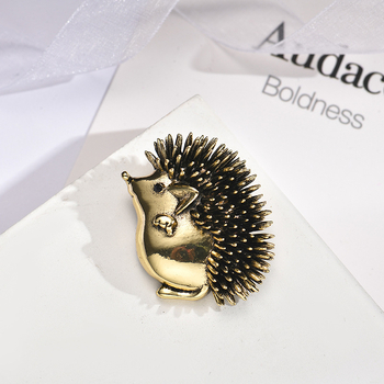 Armas väike siilipross, loominguline isiksus, sulamist koomiksifranki loomakujuline korsett, rõivaaksessuaarid, salli pandla, nööpnõel