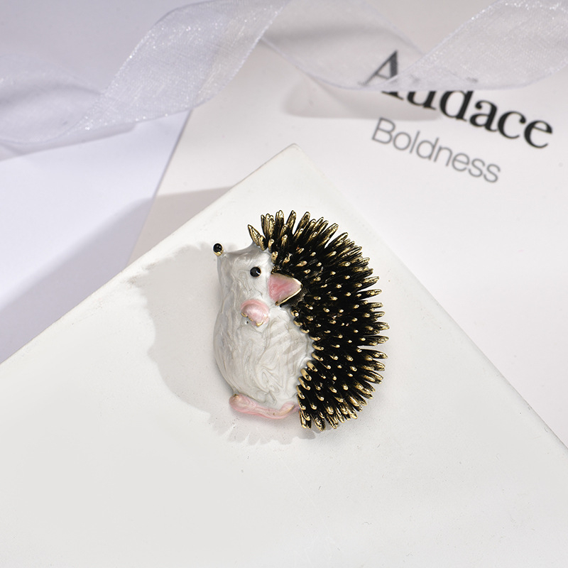 Armas väike siilipross, loominguline isiksus, sulamist koomiksifranki loomakujuline korsett, rõivaaksessuaarid, salli pandla, nööpnõel