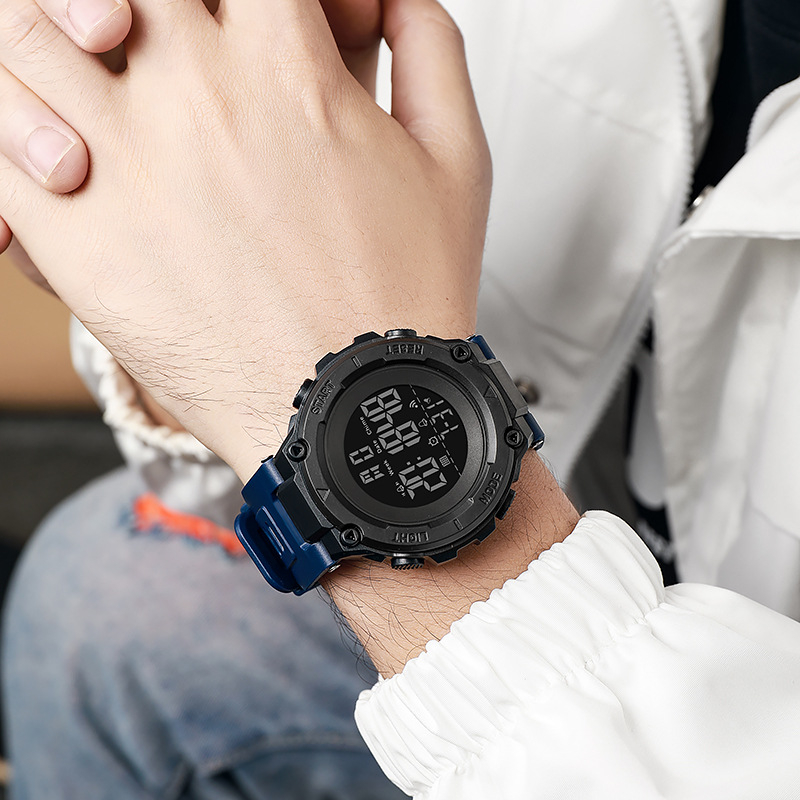 Põhikooliõpilased Gümnaasiumiõpilased Teismelise äratuskell LED elektrooniline kell Poiste spordi veekindel multifunktsionaalne elektrooniline kell