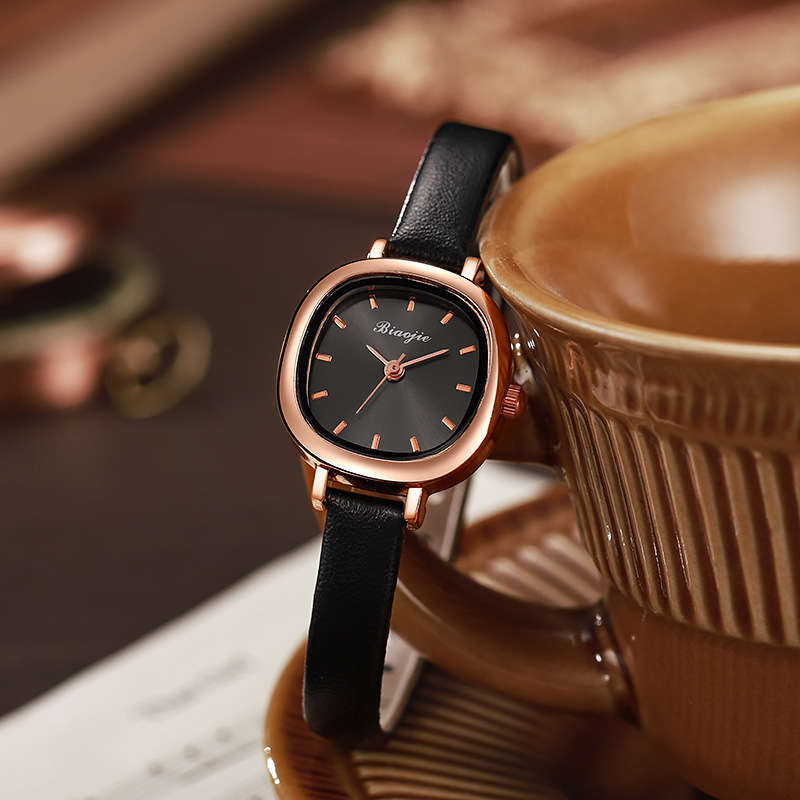 Hulgimüügi kvartskellad otseülekandega kerged luksuslikud nišimoodsed naistekellad tootja otsemüük 2024 uued mudelid