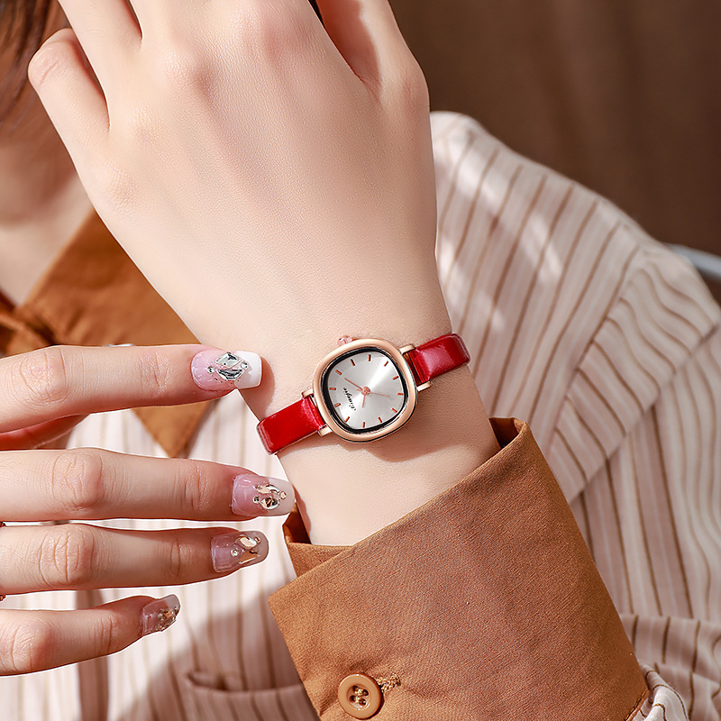 Hulgimüügi kvartskellad otseülekandega kerged luksuslikud nišimoodsed naistekellad tootja otsemüük 2024 uued mudelid