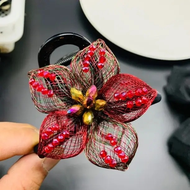 Korea stiilis luksuslik käsitsi valmistatud vasktraadist punutud lilleklamber, plastvaigust suur haikalamber pea tagaosas soengu tegemiseks