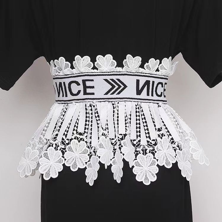 Dámsky opasok s čipkovou ozdobou, elastický pás so širokým pásom a šatami, košeľou, svetrom