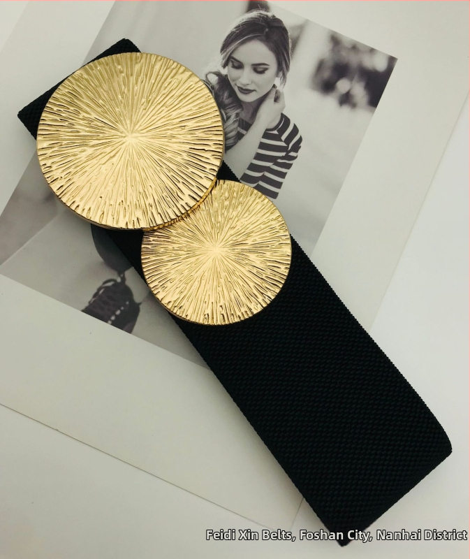 Moebrändi Euroopa ja Ameerika stiilis naiste vööga dekoratiivne mantel elastse vöökohaga, tihe metallist ümmargune pandla ja laia vöökohaga pitser