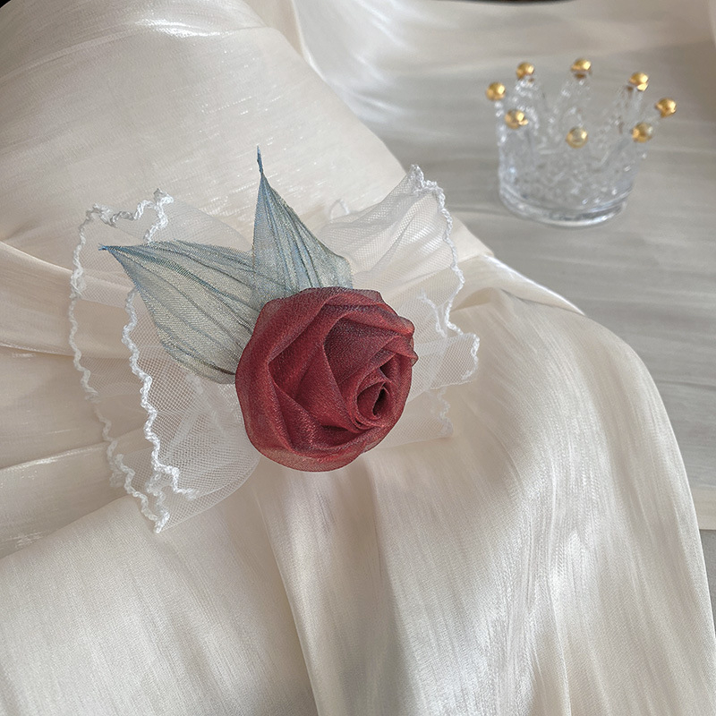 Riešo gėlė Tamsiai rožinė gėlė Raudona rankos rankovė Nėriniuota gėlė Rausvinta apyrankė Moteriška suknelės rankovė