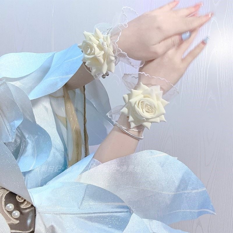 Riešo gėlė Tamsiai rožinė gėlė Raudona rankos rankovė Nėriniuota gėlė Raukšlėta apyrankė Moteriška suknelės rankovė