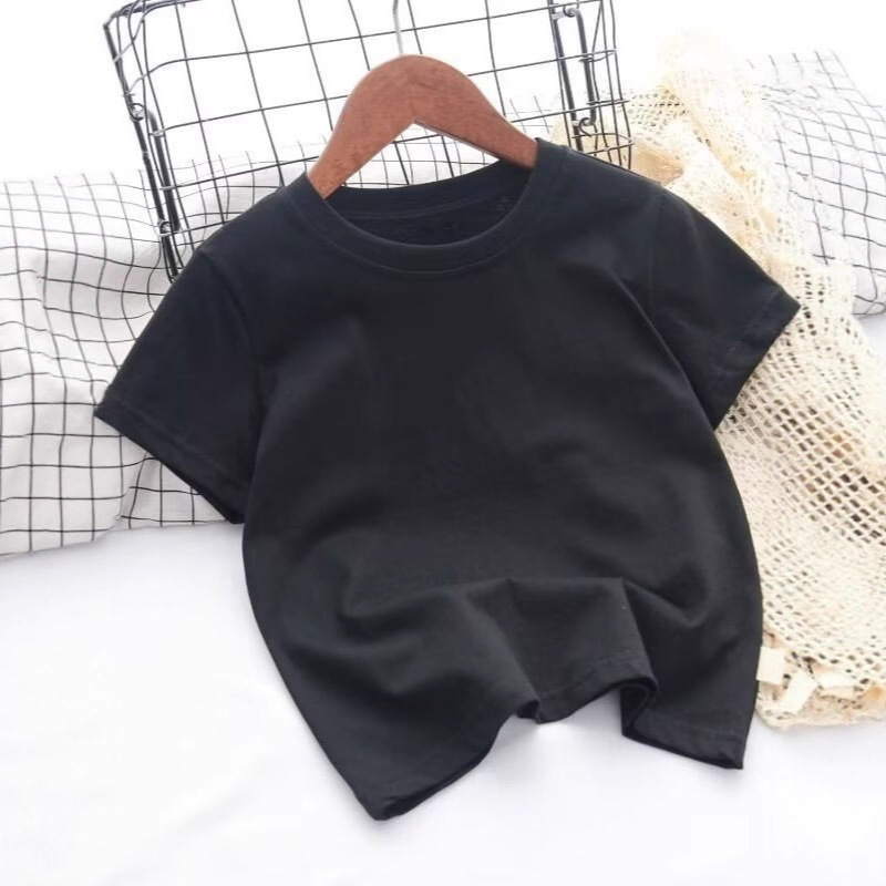 Poistele ja tüdrukutele mõeldud lihtne igapäevane ümara kaelusega T-särk Suvine lühikeste varrukatega Mitmekülgne vabaaja puhasvärviline puuvillane T-särk Poistele ja tüdrukutele samas stiilis pluusid