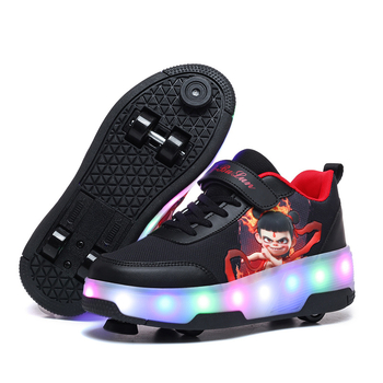 Tiesiogiai iš gamyklos parduodami vaikiški šviečiantys helooniniai batai su keturiais ratais, nematomi mokinių pačiūžų skriemuliai su ratukais, vaikščiojančios mergaitės