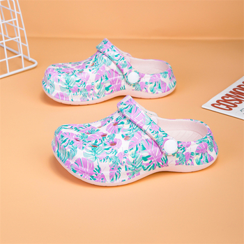 Pārrobežu bērnu čības 2025. gada vasaras jaunie caurumi zēniem un meitenēm iekštelpu jauki multfilmu apdrukāti pludmales apavi vairumtirdzniecībā