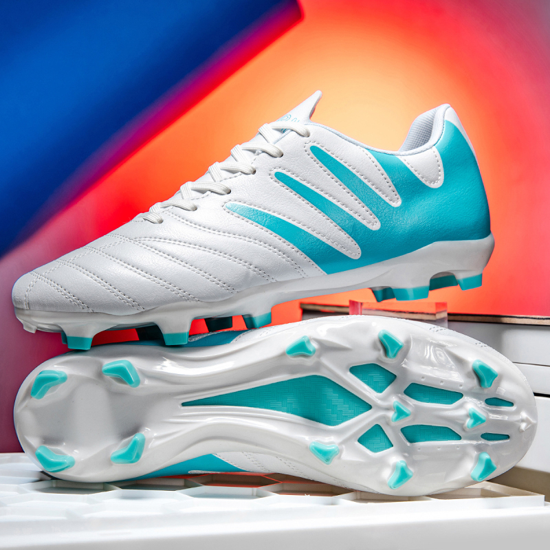 Határokon átnyúló új, alacsony szárú futballcipők férfiaknak és nőknek, tinédzsereknek, mezőgazdasági hosszú körmökhöz, töredezett körmökhöz, szabadtéri sportokhoz, professzionális versenyedző cipők