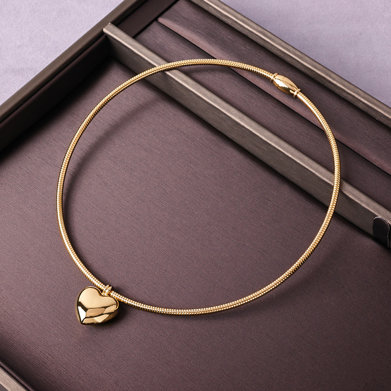 Europos ir Jungtinių Valstijų tarpvalstybinis blizgus meilės magnetinis vėrinys šalto vėjo sferinis širdies pakabukas gyvatės kaulo grandinėlės pakabukas antkaklis