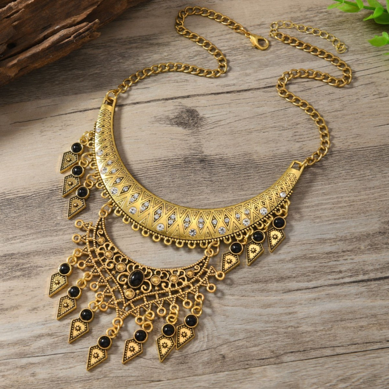 Euroopa ja Ameerika tuntud retrohõnguliste kaelakeede uus moodne luksuslik liialdatud teemantidega kaunistatud naiste rangluukettide ehete hulgimüük