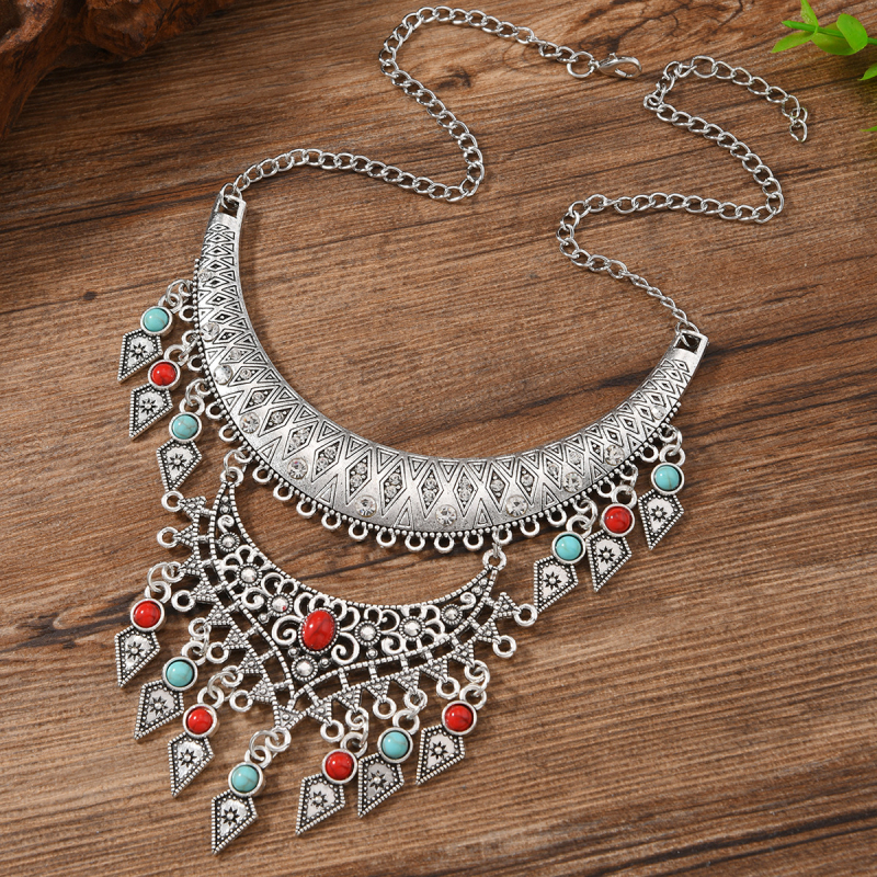 Euroopa ja Ameerika tuntud retrohõnguliste kaelakeede uus moodne luksuslik liialdatud teemantidega kaunistatud naiste rangluukettide ehete hulgimüük