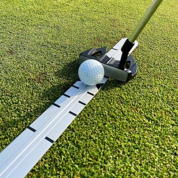 Uus golfiputteri joonlaud korrigeerib putteri trajektoori treenija alumiiniumsulamist skaalaputteri kalibreerimisjoonlauaga