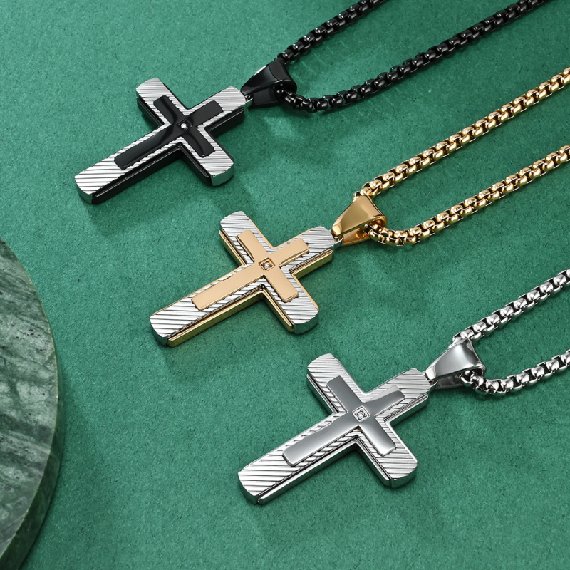 Oriģināla nerūsējošā tērauda trīsslāņu kombinēta tvīla divkrāsu krusta kulona personības nerūsējošā tērauda kaklarota, kas atbilst kakla ķēdītei