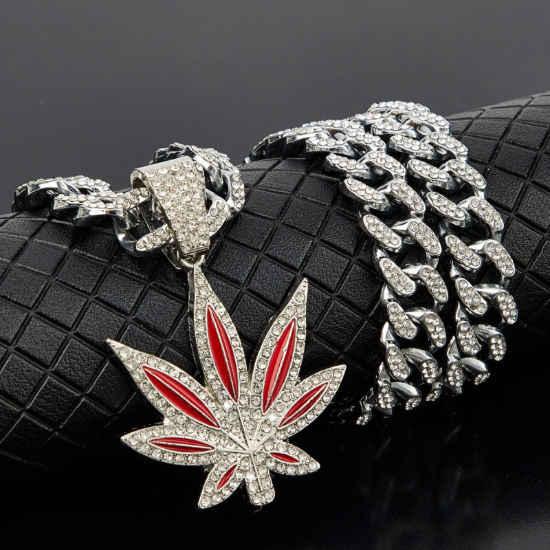 Amazoni kuummüügis mood teemantpunane sinine õli vahtralehe kaelakee meestele ja naistele hiphop-punk ripats üksik ripats hulgimüük