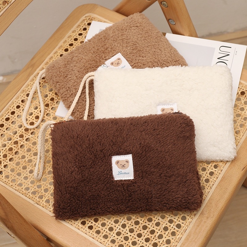 ins stiilis kaasaskantav plush-kosmeetikakott suure mahutavusega internet populaarne armas karuikooniga reisikosmeetika hoiukott naistele