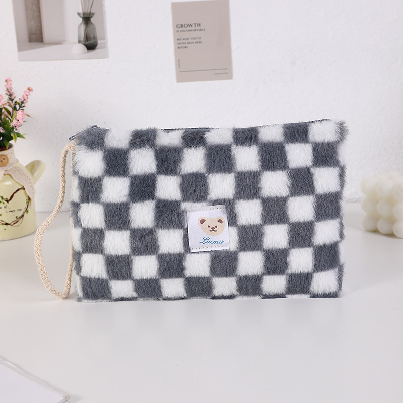 ins stiilis kaasaskantav plush-kosmeetikakott suure mahutavusega internet populaarne armas karuikooniga reisikosmeetika hoiukott naistele