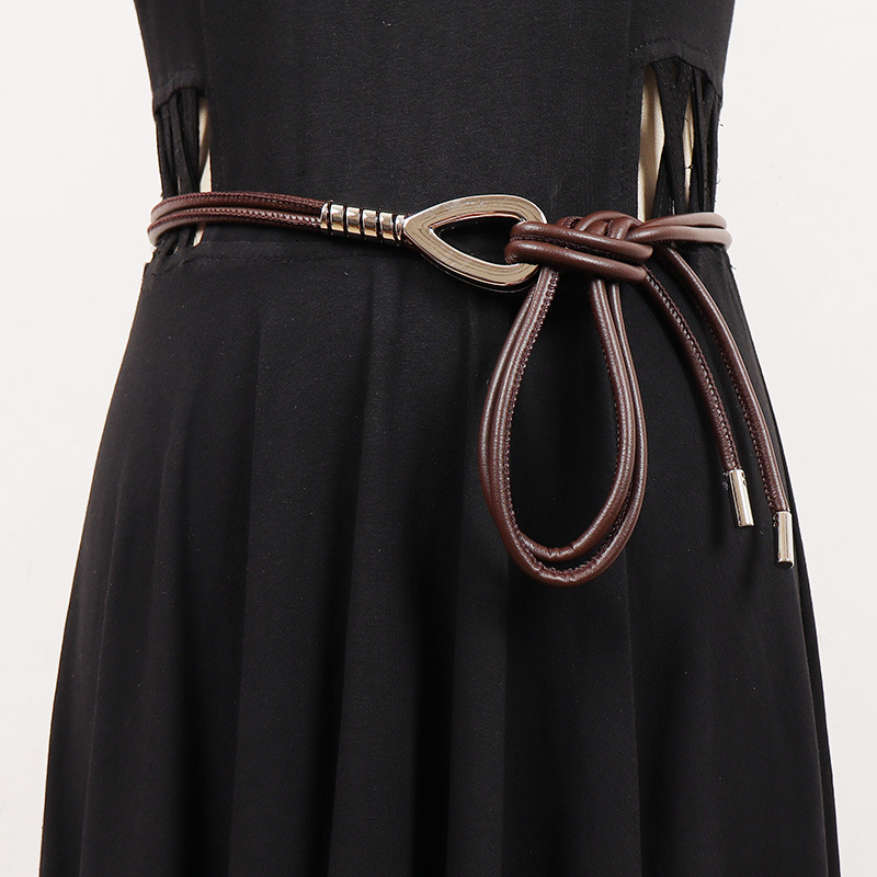 Nahast köievöö, naiste vöököis, seeliku ja kampsuni, sulejope ja mantli mood 2024. aasta uus sügis- ja talvetihe vöökate