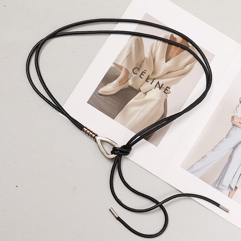 Nahast köievöö, naiste vöököis, seeliku ja kampsuni, sulejope ja mantli mood 2024. aasta uus sügis- ja talvetihe vöökate