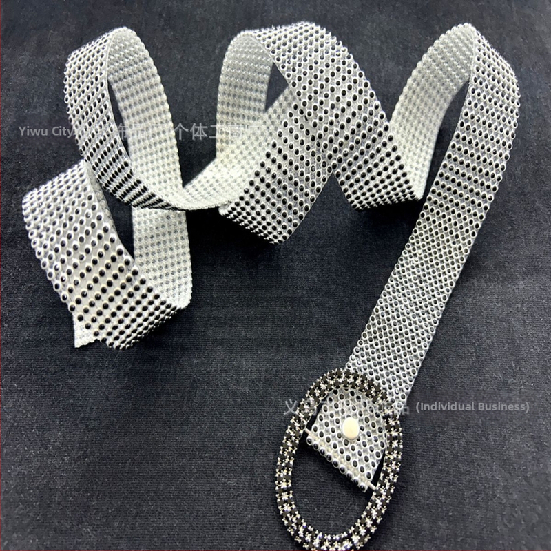 Taobao uus naiste teemantvöö 9 reaga suurte ovaalsete täiskividega inkrusteeritud vöödega riietega sidumiseks, 2024. aasta uus mudel