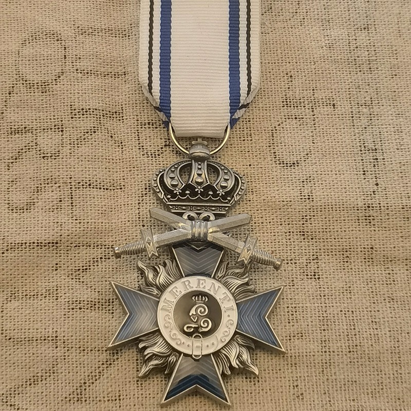 Väliskaubandus Preisimaa Baieri Kroonristi medal, metall-emailmärk, Nõukogude mälestusmärk