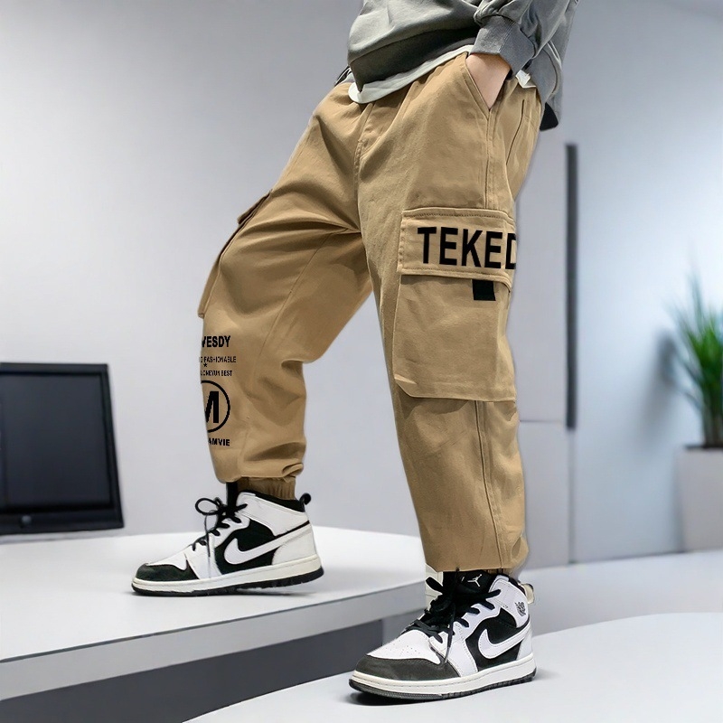 Laste sügis- ja talvefliisvoodriga paksendatud mugavad universaalsed vabaajariided stiilsed poiste lasteriided jalgade tööriistade püksid nägusad