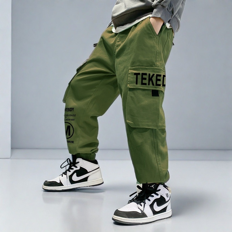 Laste sügis- ja talvefliisvoodriga paksendatud mugavad universaalsed vabaajariided stiilsed poiste lasteriided jalgade tööriistade püksid nägusad