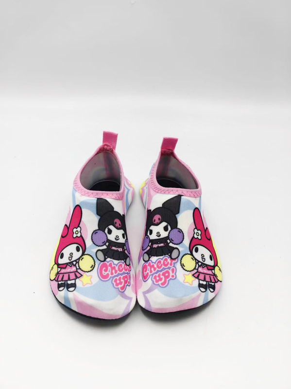 Piiriülesed laste rannajalatsid, libisemiskindla pehme tallaga Sanrio Kuromi veejalatsid, sisespordi libisemiskindlad veejalatsid