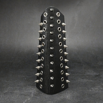 Határokon átnyúló, népszerű ékszerek, személyre szabott menetes szegecsek, bőr csuklóvédők, európai és amerikai férfi íjász karvédők, divatos motorkerékpár-kiegészítők