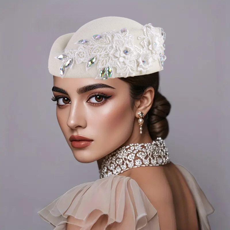 Euroopa ja Ameerika retro-Briti vildist rätikumüts naiste kiriku derby peakatted lillekujulise teemandiga naiste pehme baretiga