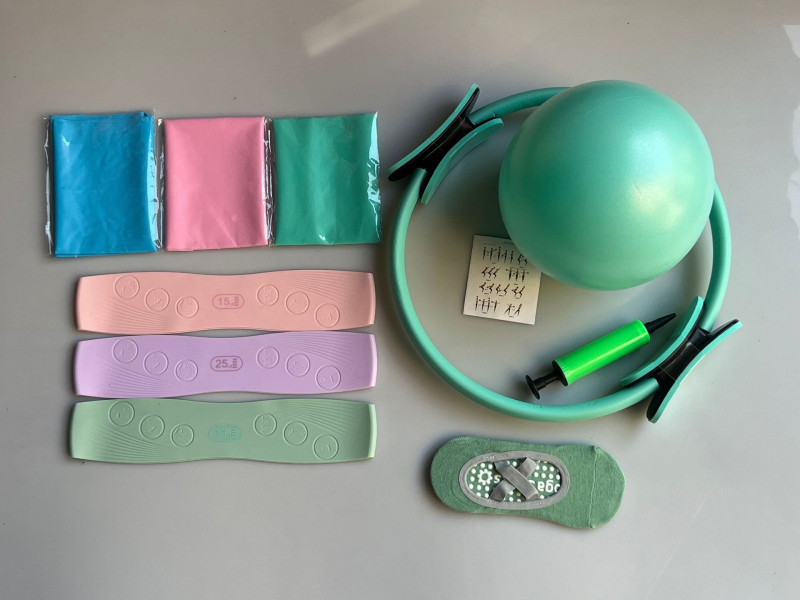 Pilatese ringi seitsmeosaline komplekt venitusvöö, silikoonist pingutusvöö, jooga sokid, jooga nisupalliga salendav kombinatsioon