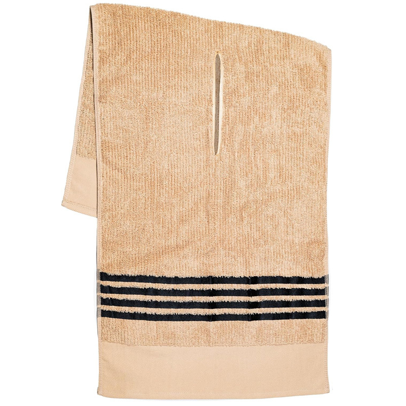 Golfo rankšluostis su perforuota anga, minkštas ir sugeriantis rankšluostis valymui, tarpvalstybinis, populiarus siuvinėtas logotipas, paruoštas pristatymui.