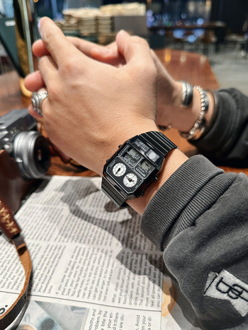 Ρετρό τετράγωνο πολυλειτουργικό ουδέτερο ρολόι υπαίθριων σπορ χαλύβδινη ζώνη αδιάβροχη μέτρηση θερμοκρασίας χρονογράφου χρονόμετρο ξυπνητήρι ηλεκτρονικό ρολόι