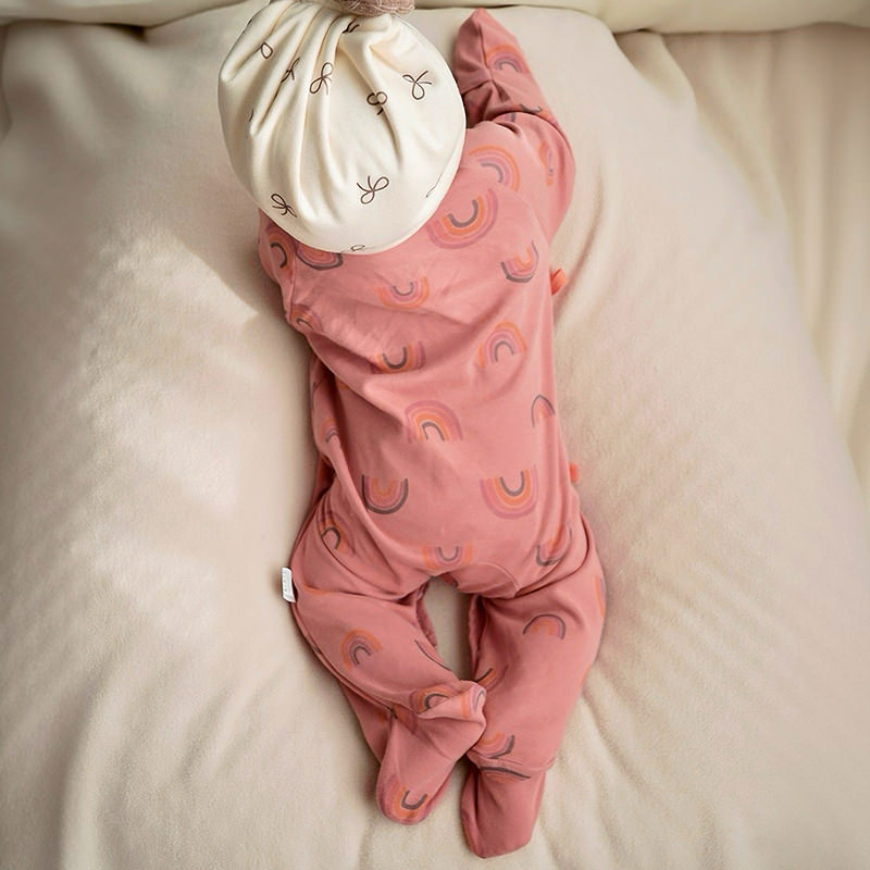 Detské oblečenie zo zahraničného obchodu, bavlnené oblečenie triedy A, spojené pyžamo s ponožkami pre novorodencov, taška na oblečenie proti poškriabaniu