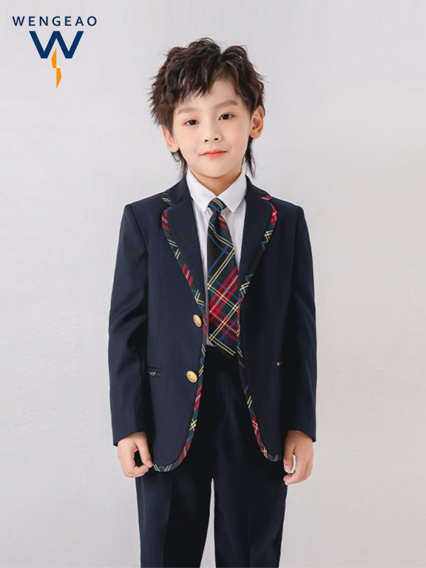 Darželio sodo drabužiai, klasės drabužiai, pavasario ir rudens drabužiai, vaikiški žiemos mokykliniai uniformos pradinių klasių mokiniams, rudens ir žiemos vaikiški kostiumai