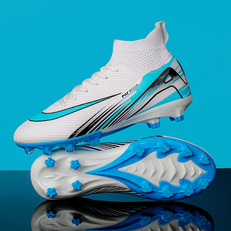 „Crossborder“ aukšti futbolo bateliai su nulaužtais nagais suaugusiems, vejos, žolės, nagų, odiniai, vyriški, jaunimo, studentų sportiniai, treniruočių bateliai.