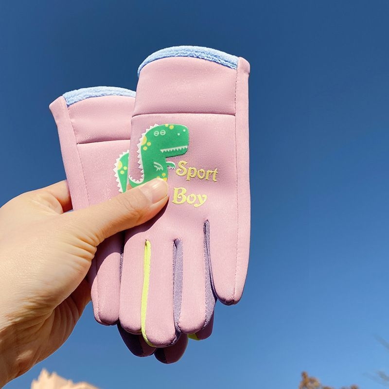 Mažo dinozauro vaikiškos šiltos pirštinės rudeniui ir žiemai, sustorintos ir aksominės, skirtos berniukams ir mergaitėms, neperšlampamos, atsparios vėjui, šalčiui ir vandeniui, važinėjimui dviračiu.