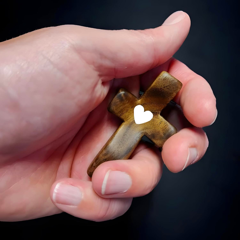 Täpiline pähklipuust rist rist mu südamesse Julgustuskingitus käeshoitav puidust kingitus