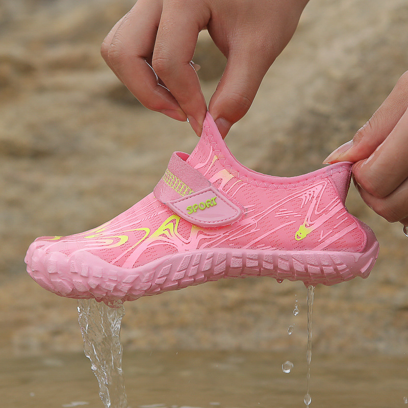 Tehase hulgimüügist laste seljandikujalatsid, kahlamisjalatsid, libisemiskindlad ujumisjalatsid, kahepaiksed laste rannajalatsid naistele