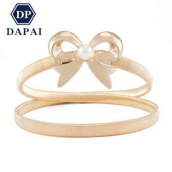 Trendikas naiste vöökett hulgimüügist. Uus mitmekülgne moodne vööaksessuaar. Tekstuuriga dekoratiivne naiste vöö.