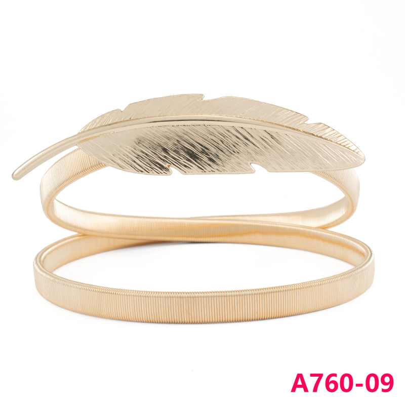 Trendikas naiste vöökett hulgimüügist. Uus mitmekülgne moodne vööaksessuaar. Tekstuuriga dekoratiivne naiste vöö.