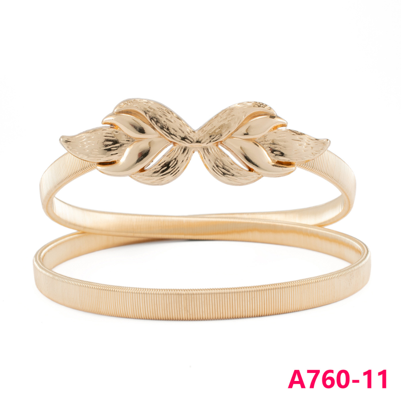 Trendikas naiste vöökett hulgimüügist. Uus mitmekülgne moodne vööaksessuaar. Tekstuuriga dekoratiivne naiste vöö.